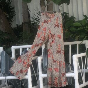 Groovy going to a go-go Palazzo pants w flared bottoms wbutterflies n flowers